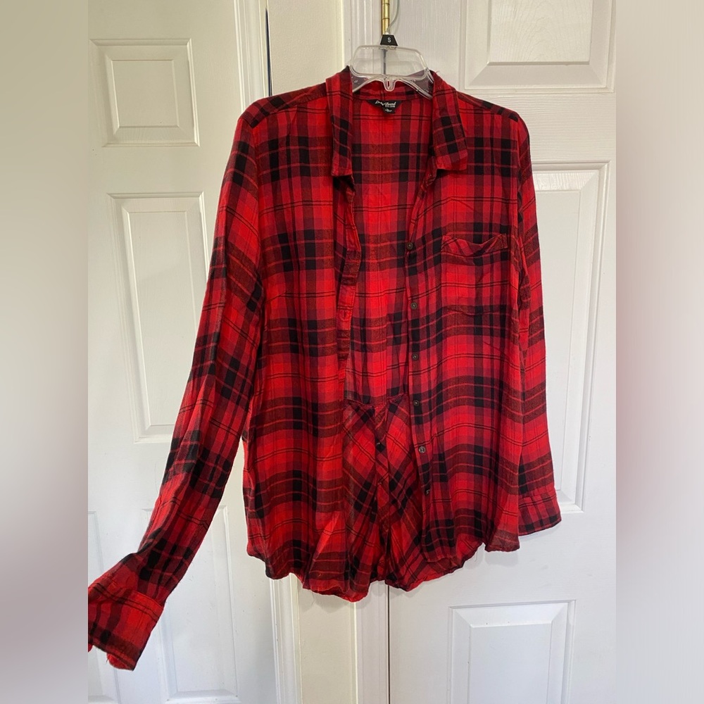 COPY - Lucky Brand Split-Tail Plaid Jegging Button Down - Size Large